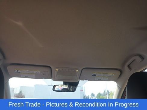 Used 2019 Nissan Rogue SL AWD/4WD image 16