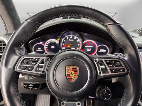 Used 2019 Porsche Cayenne Turbo AWD/4WD image 19