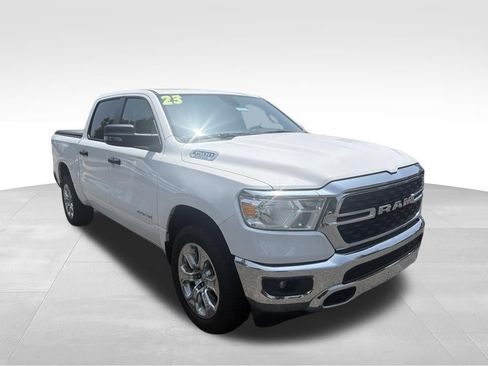 Used 2023 RAM 1500 Big Horn AWD/4WD image 3