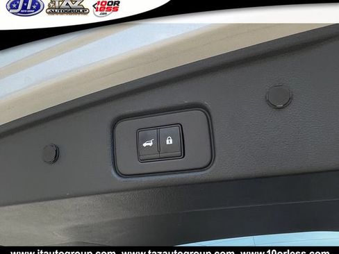 Used 2025 Nissan Pathfinder SV AWD/4WD image 14