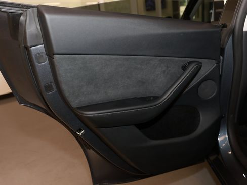 Used 2023 Tesla Model Y Long Range image 21