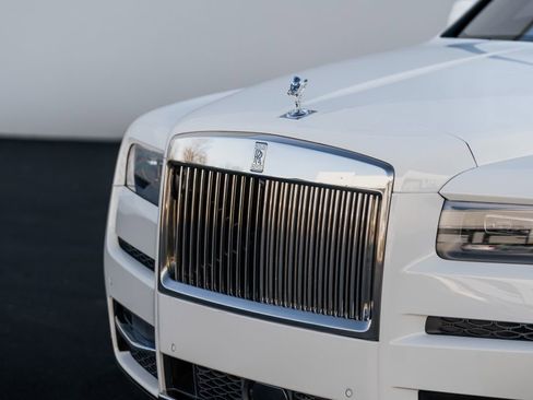 Used 2022 Rolls-Royce Cullinan image 13