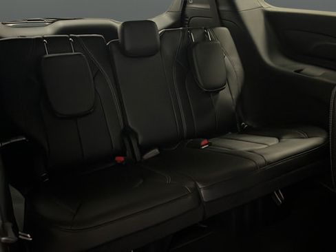 New 2026 Chrysler Pacifica Select FWD image 32