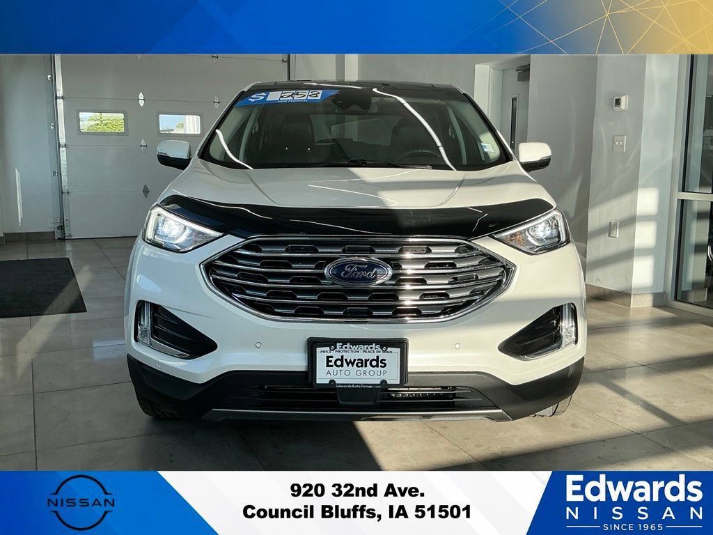 Used 2021 Ford Edge Titanium AWD/4WD image 3