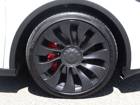 Used 2024 Tesla Model Y Performance AWD/4WD image 43