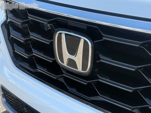 Certified 2025 Honda Pilot Touring image 34