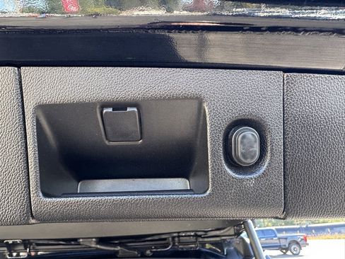 Used 2019 GMC Yukon Denali image 38