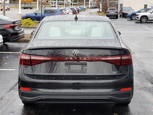 New 2026 Volkswagen Jetta SE image 4