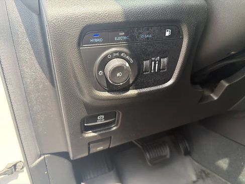 Used 2022 Jeep Grand Cherokee Limited 4xe AWD/4WD image 34