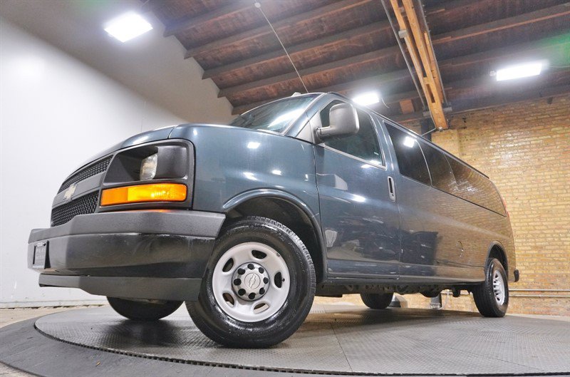 Used 2017 Chevrolet Express 3500 LS RWD image 3