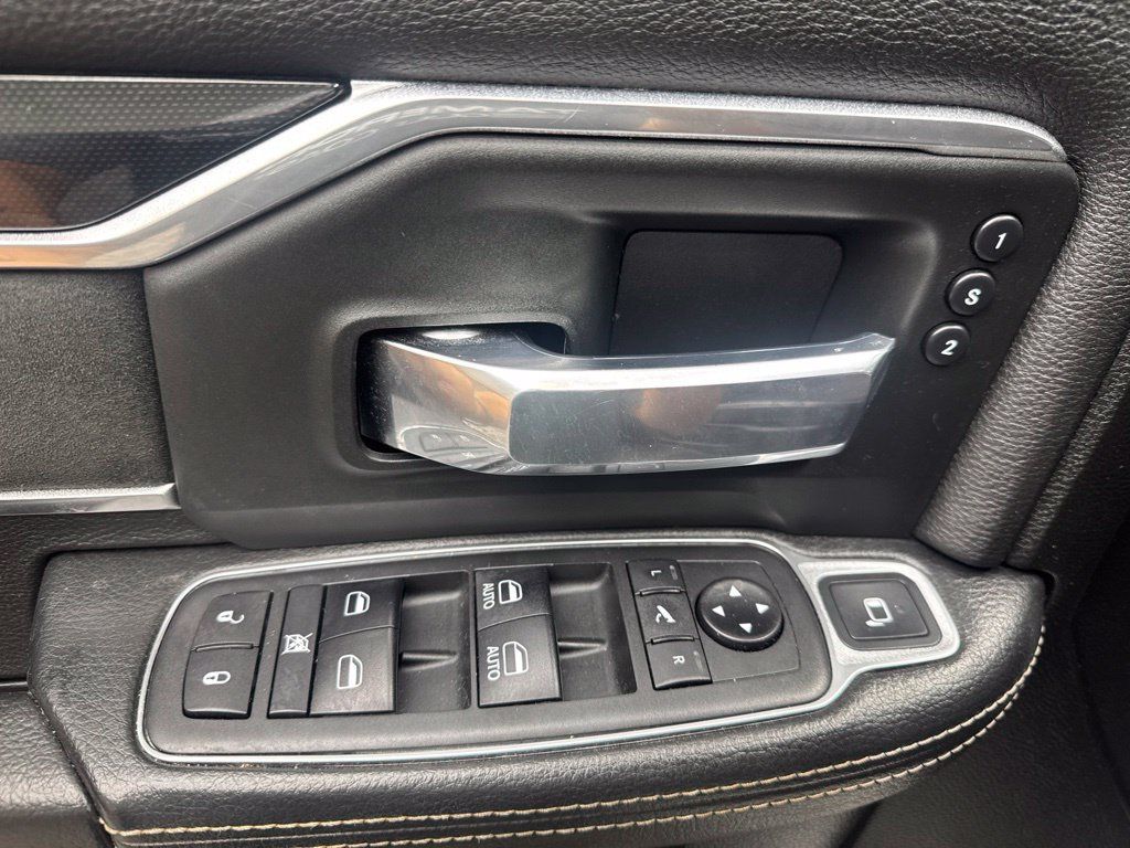 Used 2019 RAM 2500 Laramie AWD/4WD image 12