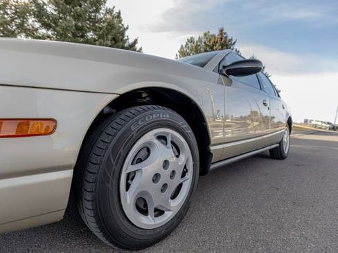 Used 2002 Saturn S-Series SL2 image 9