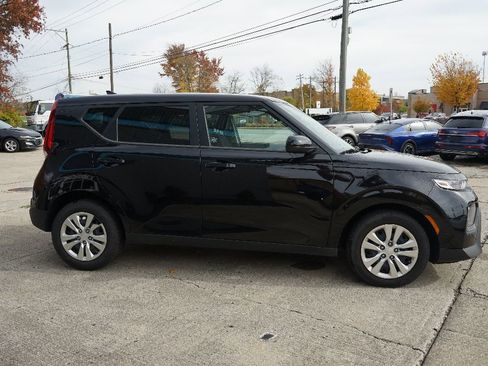 Used 2021 Kia Soul LX image 4