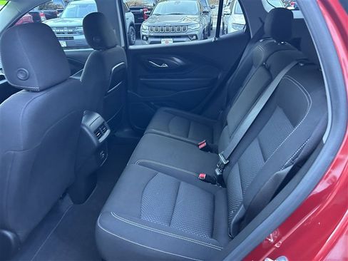 Used 2022 GMC Terrain SLE w/ Driver Convenience Package image 15