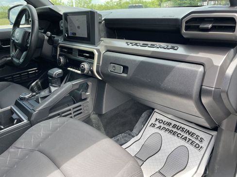 Used 2024 Toyota Tacoma SR5 AWD/4WD image 29