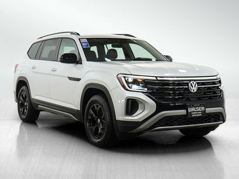 Used 2024 Volkswagen Atlas Peak Edition SEL AWD/4WD image 7