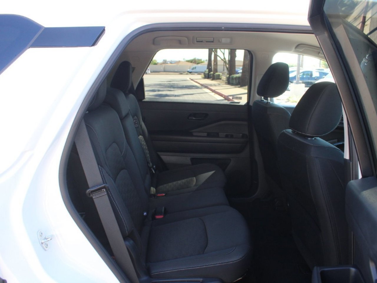 Used 2024 Nissan Pathfinder SV FWD image 15