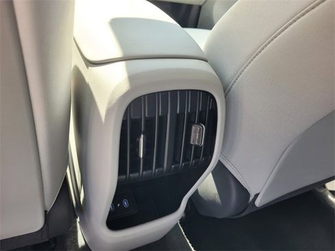 Used 2025 Hyundai Kona SEL image 6