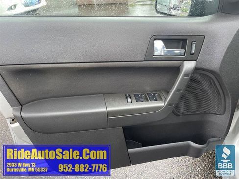 Used 2009 Ford Focus SES FWD image 9