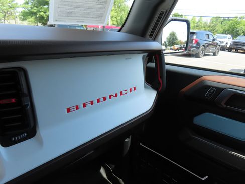 Used 2023 Ford Bronco Heritage Edition AWD/4WD image 26