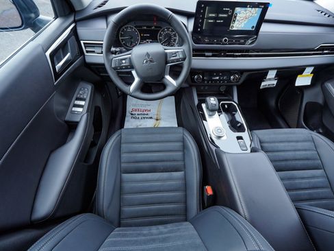New 2026 Mitsubishi Outlander SE image 38