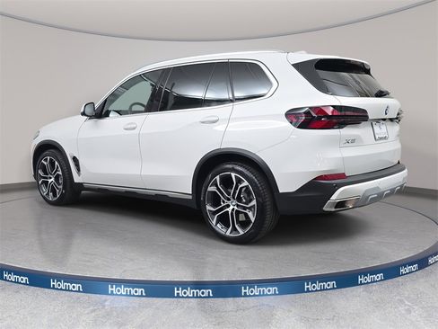 Used 2025 BMW X5 xDrive40i w/ Parking Assistance Package image 8