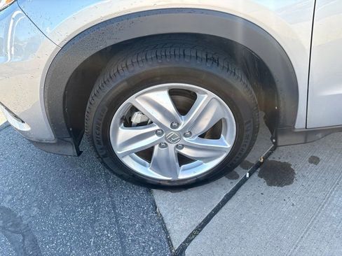 Used 2019 Honda HR-V EX-L image 12