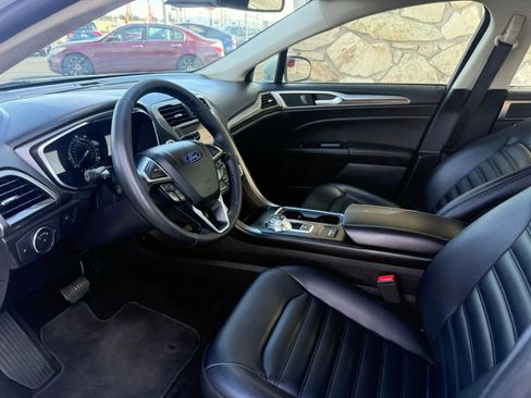 Used 2019 Ford Fusion SEL image 13