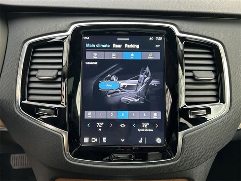 Certified 2023 Volvo XC90 B6 Plus w/ Protection Package Premier image 21