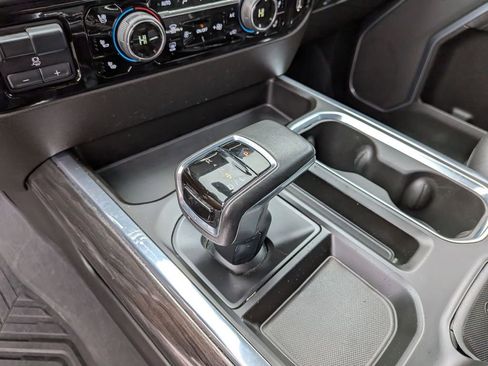 Used 2022 Chevrolet Silverado 1500 LTZ w/ LTZ Premium Package AWD/4WD image 20