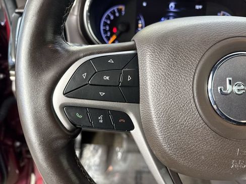 Used 2019 Jeep Grand Cherokee Overland AWD/4WD image 12