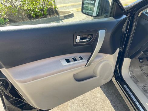 Used 2010 Nissan Rogue SL w/ Premium Pkg image 11