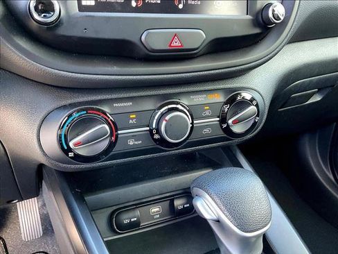 Used 2025 Kia Soul LX FWD image 23