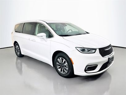 Used 2022 Chrysler Pacifica Touring-L