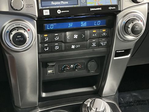Used 2023 Toyota 4Runner Limited AWD/4WD image 18