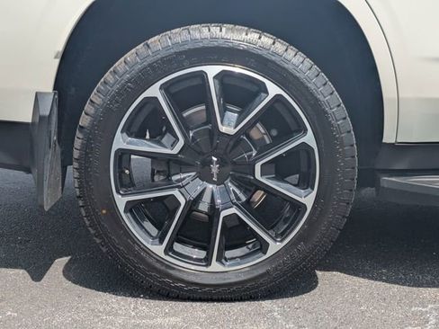 Used 2024 Chevrolet Tahoe RST w/ Luxury Package RWD image 13