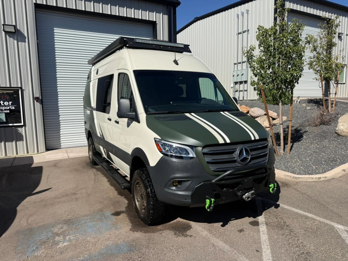 Used 2022 Mercedes-Benz Sprinter 2500 image 13