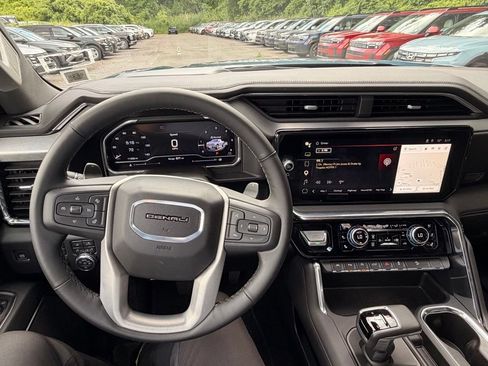 Used 2025 GMC Sierra 1500 Denali w/ Denali Reserve Package AWD/4WD image 14