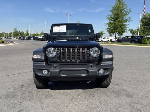 Used 2025 Jeep Wrangler Sport image 3