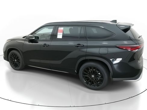 New 2026 Toyota Highlander XSE image 4