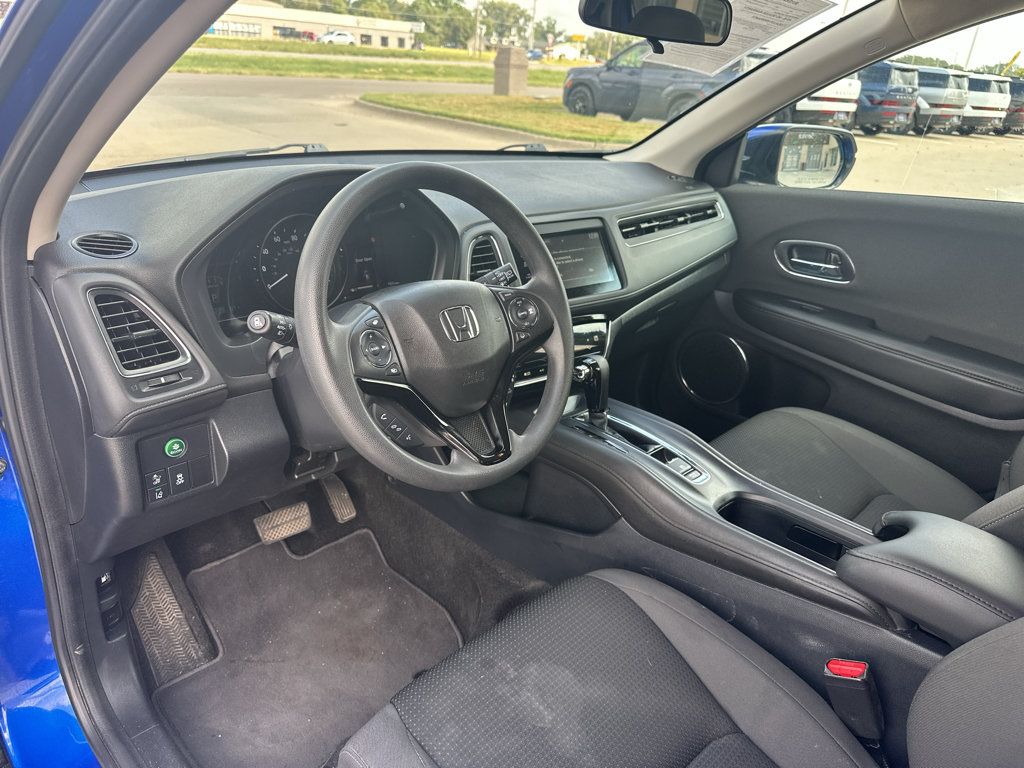 Used 2022 Honda HR-V EX image 2