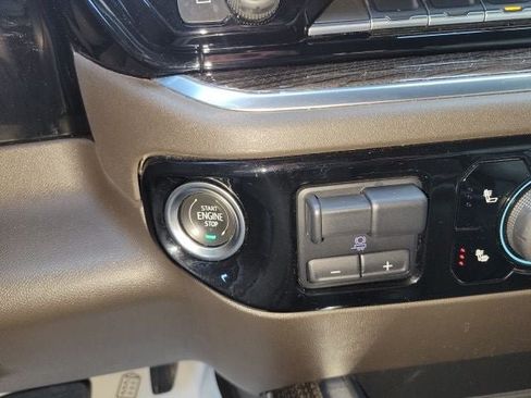 Used 2022 Chevrolet Silverado 1500 LT Trail Boss w/ Convenience Package II AWD/4WD image 22