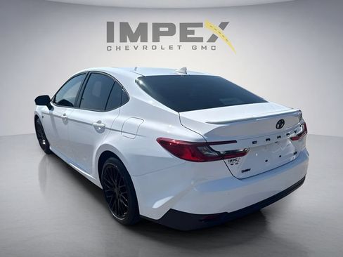 Used 2025 Toyota Camry LE w/ Convenience Package FWD image 3
