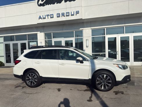 Used 2016 Subaru Outback 2.5i Limited AWD/4WD image 2