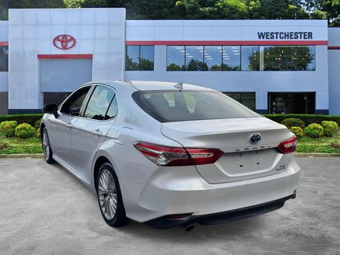 Used 2018 Toyota Camry XLE image 5