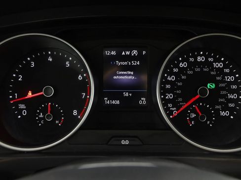 Used 2018 Volkswagen Tiguan SEL w/ 3rd Row Seat Package image 19