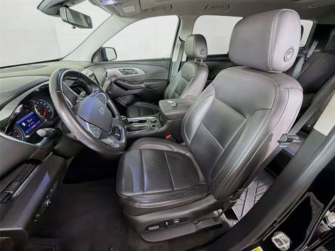 Used 2020 Chevrolet Traverse RS w/ LPO, Floor Liner Package AWD/4WD image 2