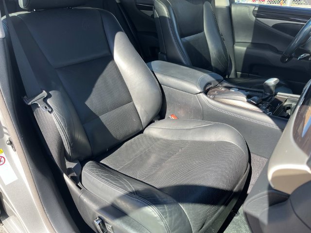 Used 2014 Lexus LS 460 w/ Comfort Package RWD image 28