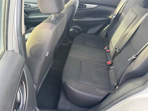 Used 2019 Nissan Rogue Sport S image 13