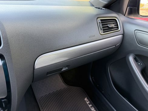 Used 2016 Volkswagen Jetta Sport w/ Lighting Package image 25